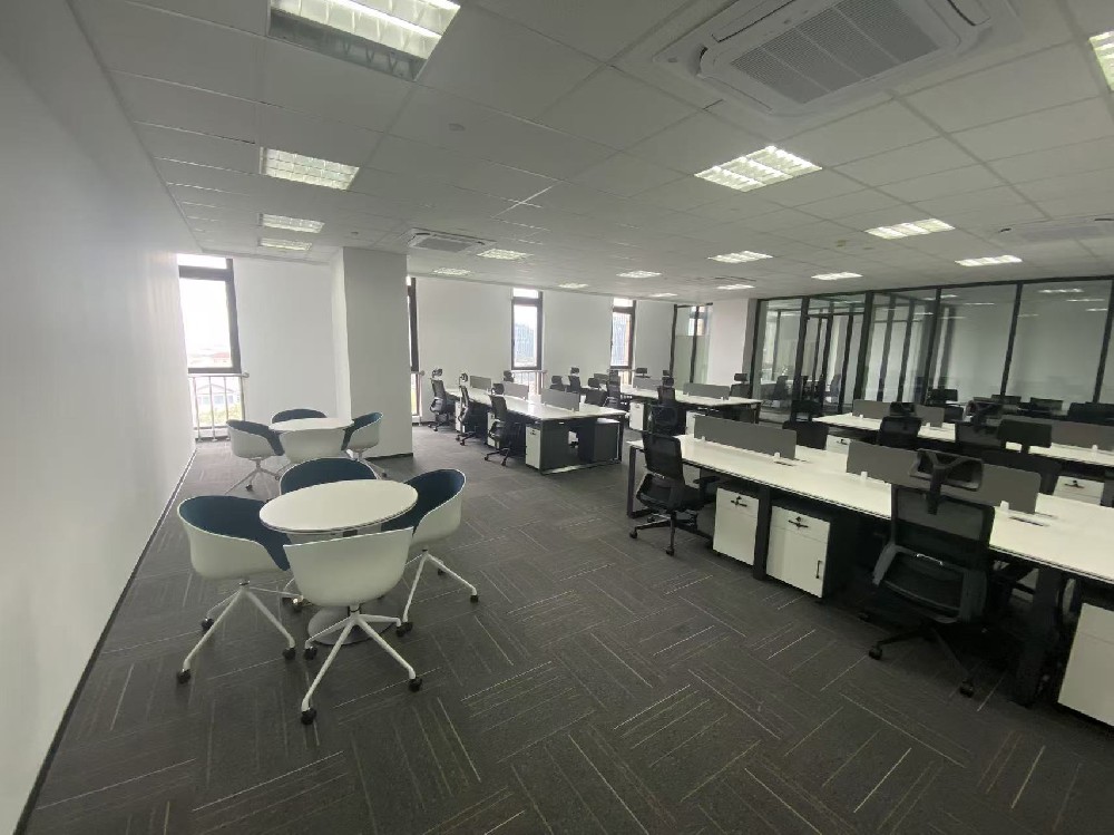 215平米办公室出租